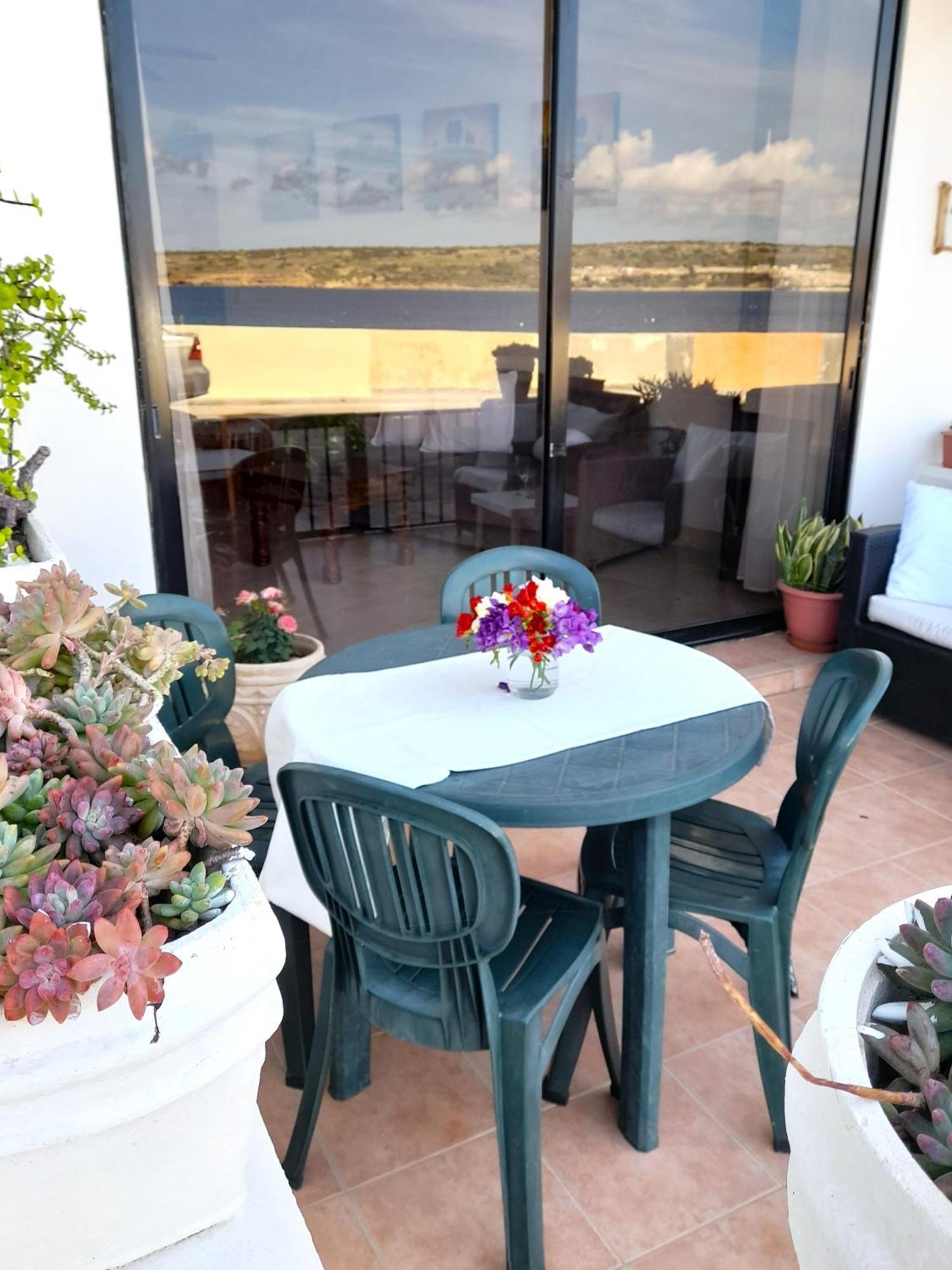 Seafront Maisonette Ocean Views & Terrace Mellieħa Buitenkant foto